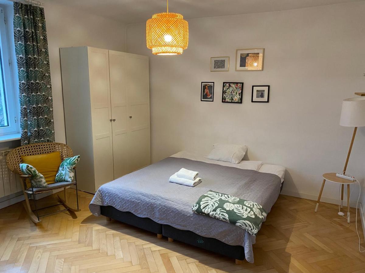 Slow Life Apartment Next To Metro Station Warsaw Exterior photo