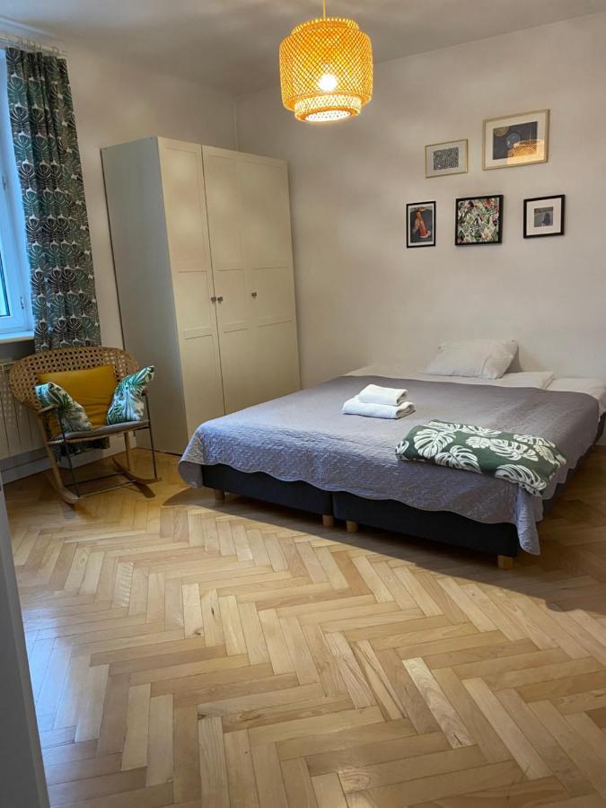 Slow Life Apartment Next To Metro Station Warsaw Exterior photo